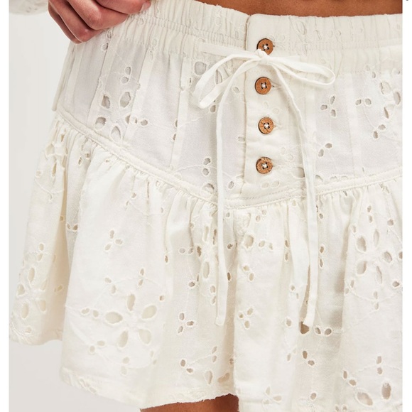 FREE PEOPLE Roselle Eyelet Womens Mini Skirt. Size Small. New With Tags. - Picture 3 of 13